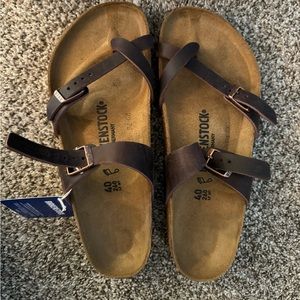 NIB never worn Birkenstock mayari size 40.